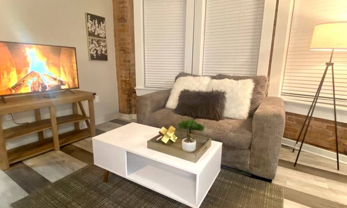 Midtown Apartment | ~Walking distance-DMC/Perfect for Monthly stay
