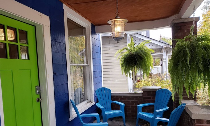 Windsor Park Apartment | Walking distance to Mass Ave.