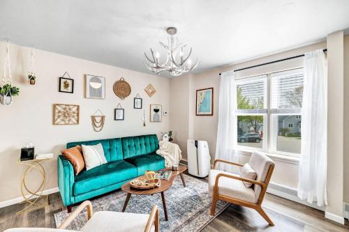 Algoma Apartment | Walking Distance To Everything- Newly Renovated!