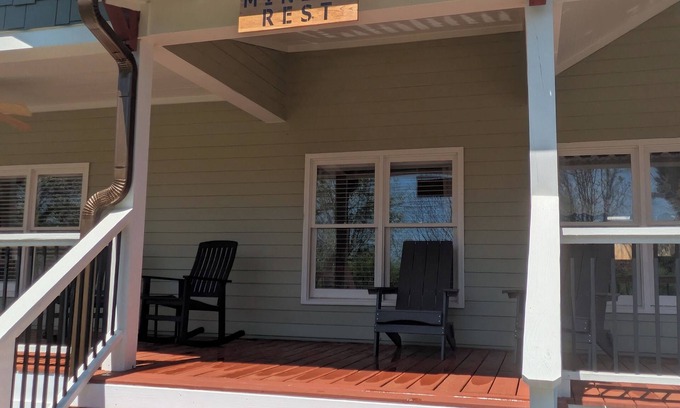 Dahlonega House | Walking Distance to the square