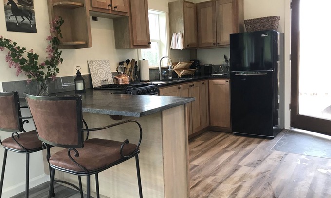 Vashon Island Apartment | Walking Distance to the town of Vashon, fireplace, patio, bbq.