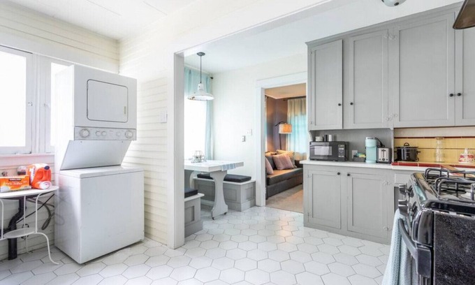 Bonita House | Walking distance to ULV & the Fairplex