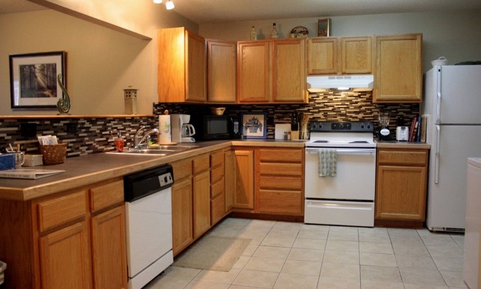 Weaverville Condo | Walking Distance to Downtown