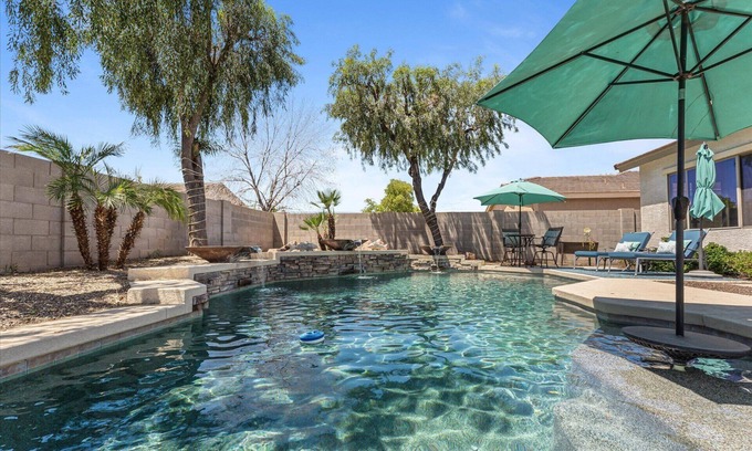 Rovey Farm Estates House | Walking distance to Westgate 4bd