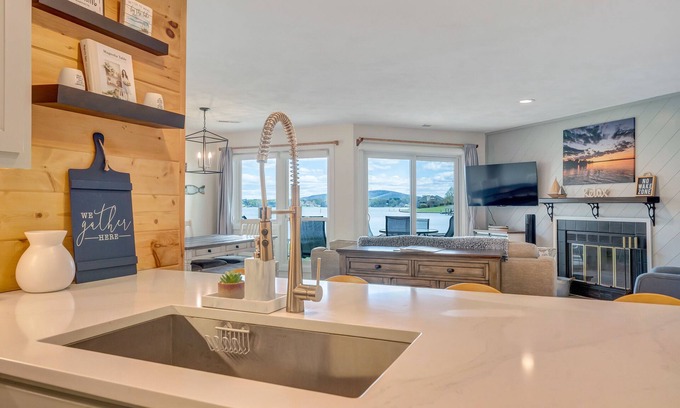 North Shore Condo | Walkout waterfront condo located in Bernard's Landing at Smith Mountain Lake!