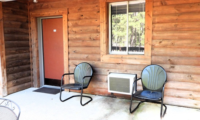 Royal Cabin | Walnut 25 Kitchenette n