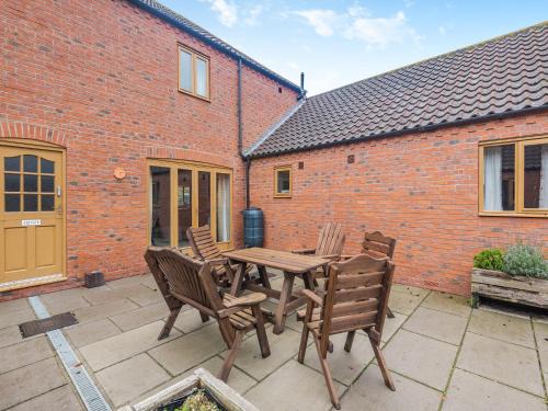 Maltby le Marsh House | Walnut Cottage - Uk45579