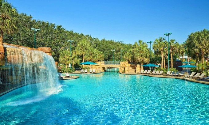Bay Lake Hotel | Walt Disney World Dolphin
