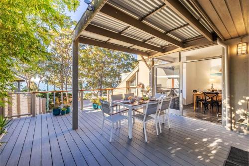 Salamander Bay House | Wanda Waterview, 1-344 Wanda Ave - Water Views, Linen, Bed Making, Wi-Fi, aircon