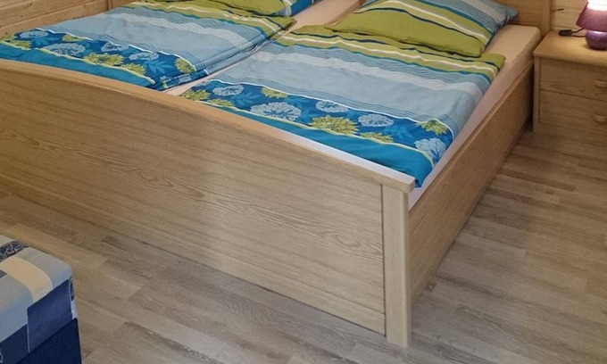 Mittelhof Apartment | Wanderer Zimmer 4 - Camping im Eichenwald