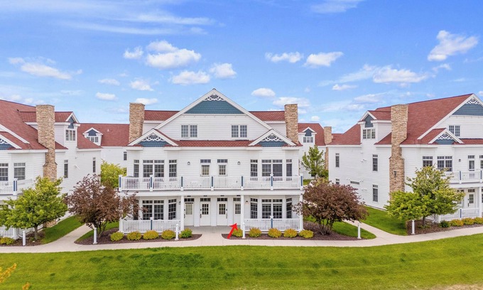 Sheboygan Villa | Wandering Waves - Beachfront Lake Michigan Stay!