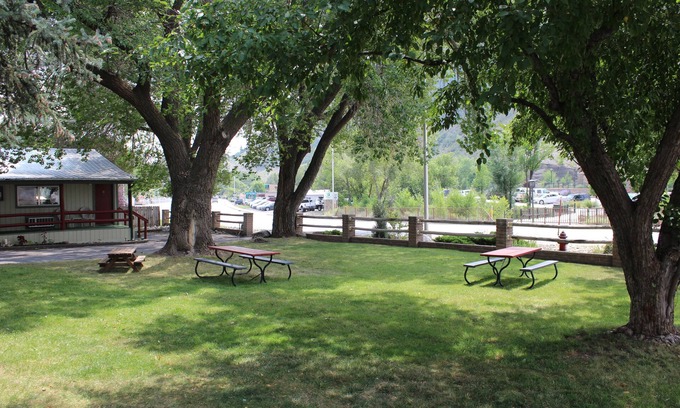 Durango Hotel | Wapiti Self-Service Lodge