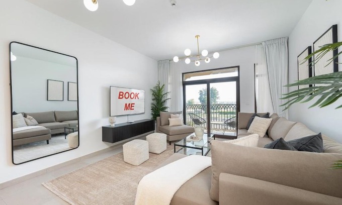 Umm Suqeim 3 Apartment | Warm and Earthy 1-Bedroom Apartment Perfect for Family in Madinat Jumeirah Living!