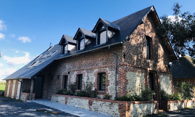 Equemauville Cottage | Warm and luminous cottage: La laiterie