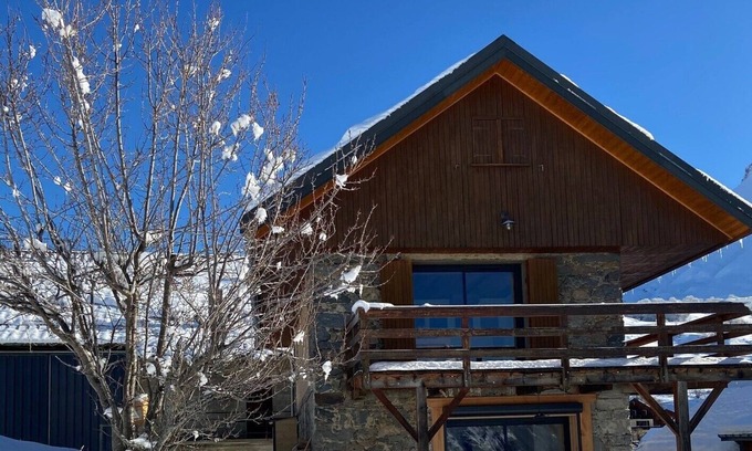 Albiez-le-Vieux Ski Chalet | Warm chalet with exceptional view