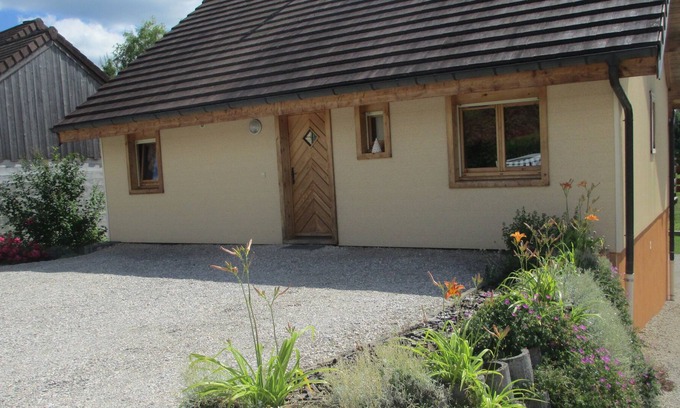 Clairvaux-les-Lacs House | Warm cottage Clairvaux les lacs - 200 m from the beach