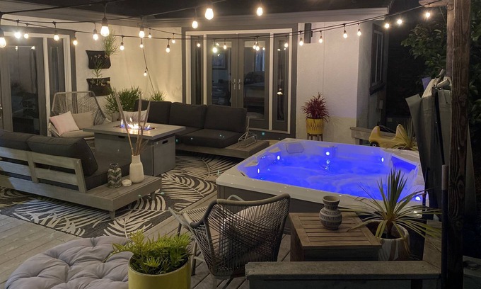 Old Towne House | Warm, Family home near the Beach, Pier and Shops