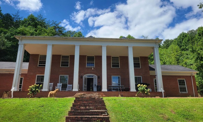 Forest Hills House | Warm family mountain home in Cullowhee, NC.