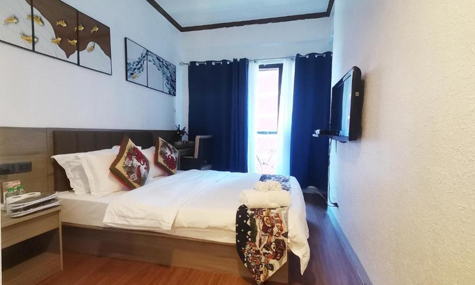 Makati Apartment | warm makati