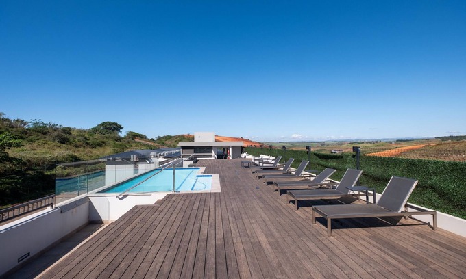 Port Zimbali Apartment | Warm Studio Apartment , Aircon , Pool