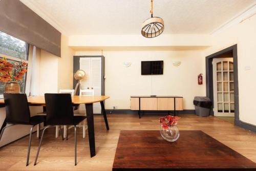 Tollcross Apartment | Warm & Welcoming Apartment, City Center - Meadows 4