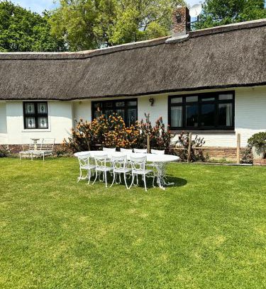 Grabouw House | Warm Welcoming Cottage - Your Perfect Getaway