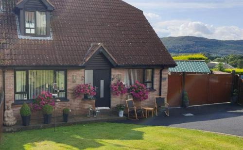Warrenpoint House | Warrenpoint Countryside House-3bedroom- Private Garden