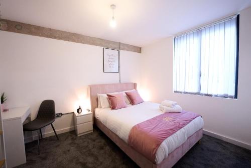Warrington Apartment | Warrington Retreat - Pluxa Pink Pearl