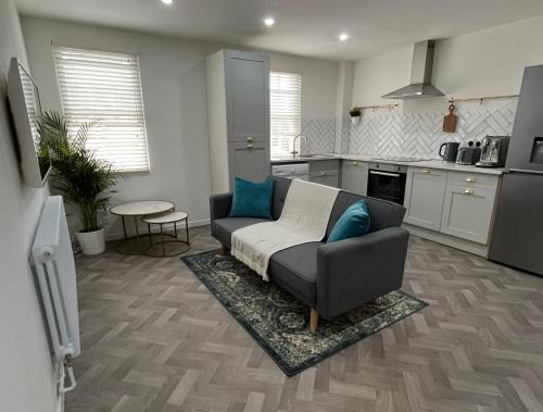 Warwick Town Centre Apartment | Warwick Town Centre Property