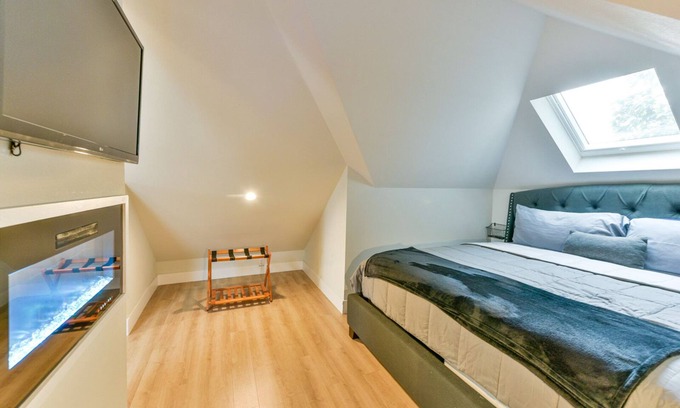 Milwaukee Apartment | Washington Heights - Studio Loft