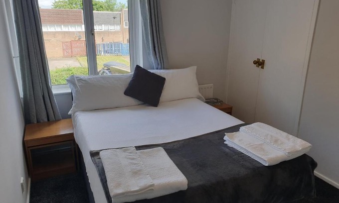 Washington House | Washington's Diamond 3 Bedroom House Sleeps 6Guest