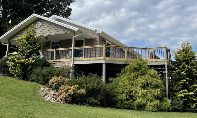 Johnson City Other | Watauga's End Farm. Riverside Getaway in East TN