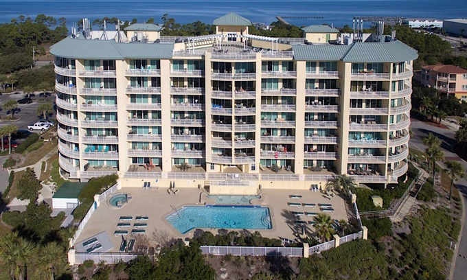 Fort Morgan Condo | Watch the Dolphins play from this 6th floor Fort Morgan Condo.