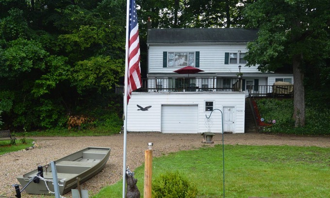 Cassopolis House | Water Front Crest House on Kelsey Lake