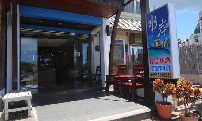 Big Beach House | Water Front Hotel