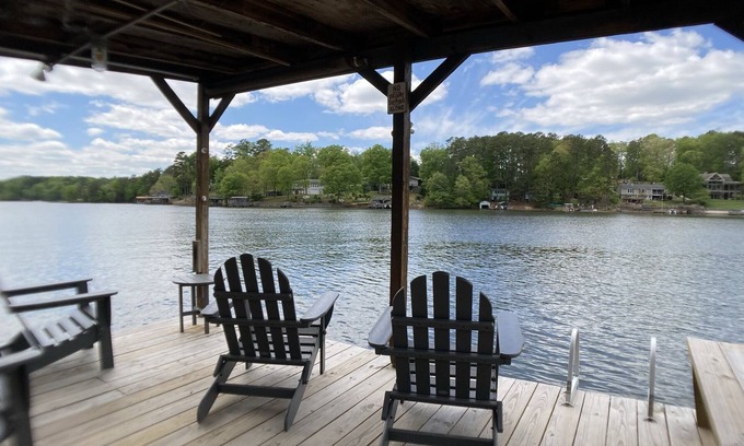 New London House | Water Front Playland at Badin Lake