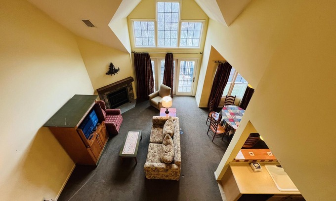 Vernon Condo | Water Park (Next Door) Pool Hot Tubs Mtn Creek Wineries #01-22P