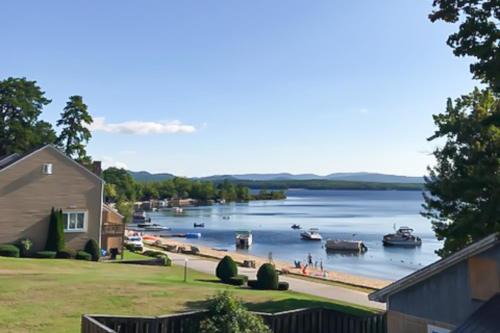 Center Ossipee Apartment | Water's Edge at Deer Cove