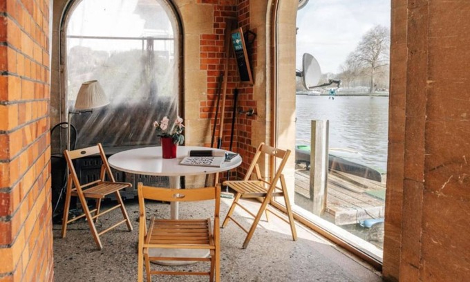 Henley-on-Thames Apartment | Water s Edge - From 300 Per Night
