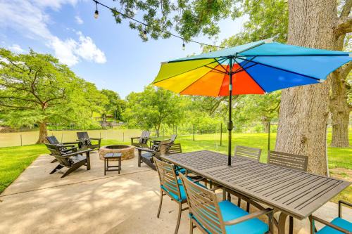 Seguin House | Water View Lake McQueeney Home with Fire Pit!
