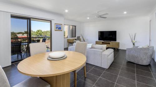 Bellara House | Water Views At Marbrin Lodge