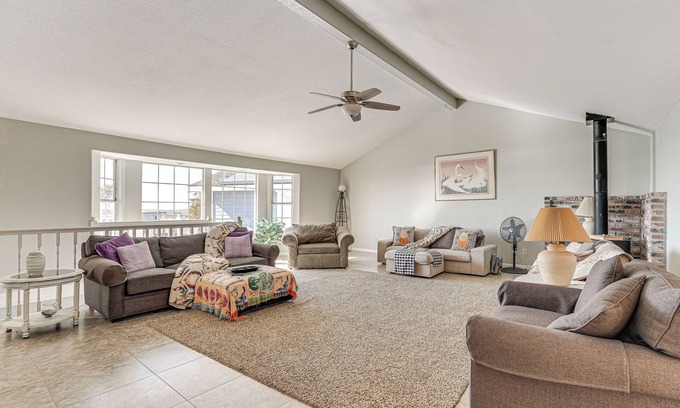 Coulterville House | Water Views & Decks: Spacious La Grange Retreat