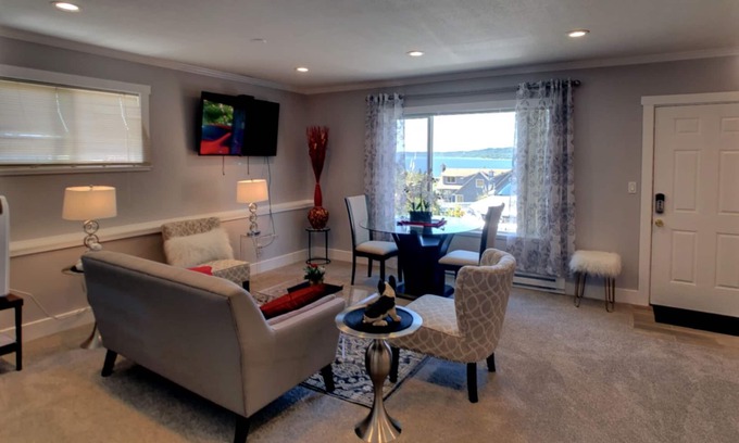 Des Moines House | Water views from Saltwater Suites
