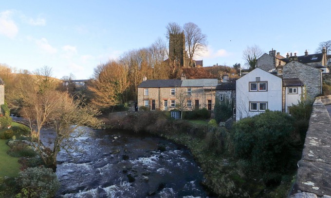 Ingleton Cottage | WATERFALL COTTAGE, pet friendly in Ingleton