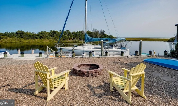Osborn Island House | Waterfront Home with Beautiful Views of the Bay and Nature