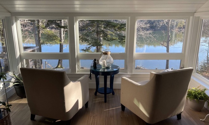 Brunswick House | Waterfront 2 bed 2bath on a beautiful tidal cove close to Bowdoin & the Islands