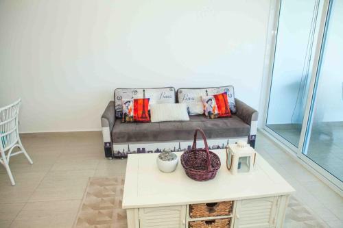 Playa Blanca Apartment | Waterfront 2