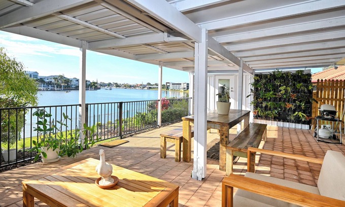 Warana House | Waterfront 3 B/Room, 6 Guests - Light, Relaxed ZC7