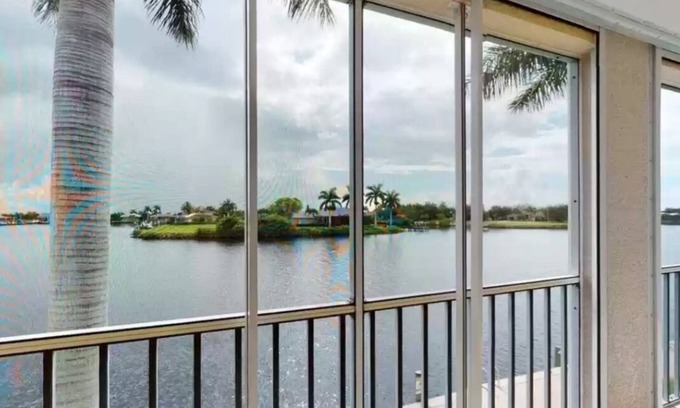 Naples Condo | Waterfront 3 bed 3 bath Condo 2nd floor with garage and private boat slip