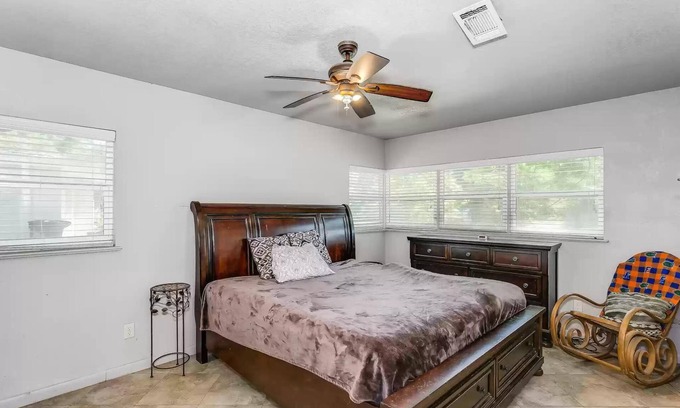 Fort Walton Beach House | Waterfront 3 BR home with salt water pool